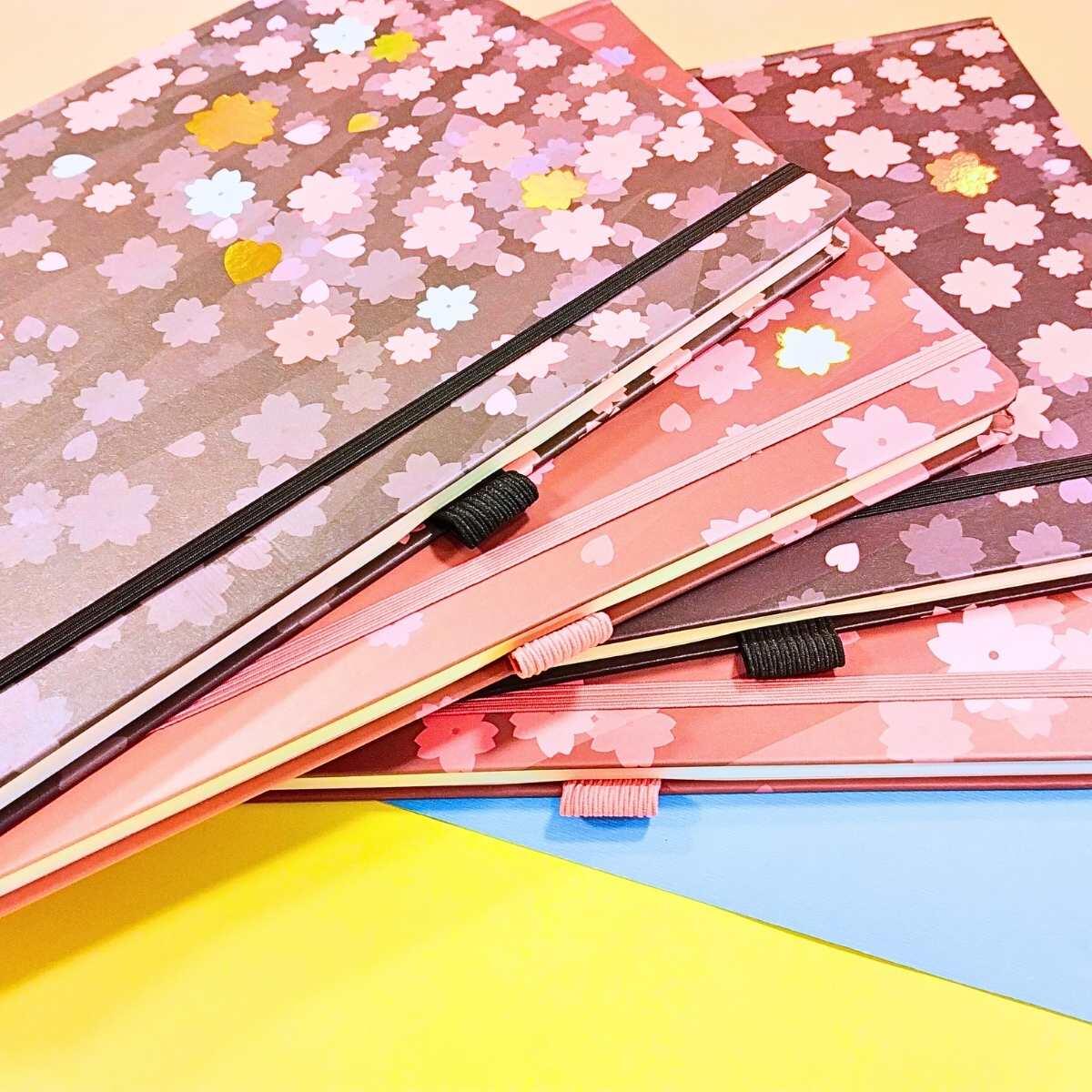 Cuaderno A4 Florcitas - 80 hojas rayadas - 80g