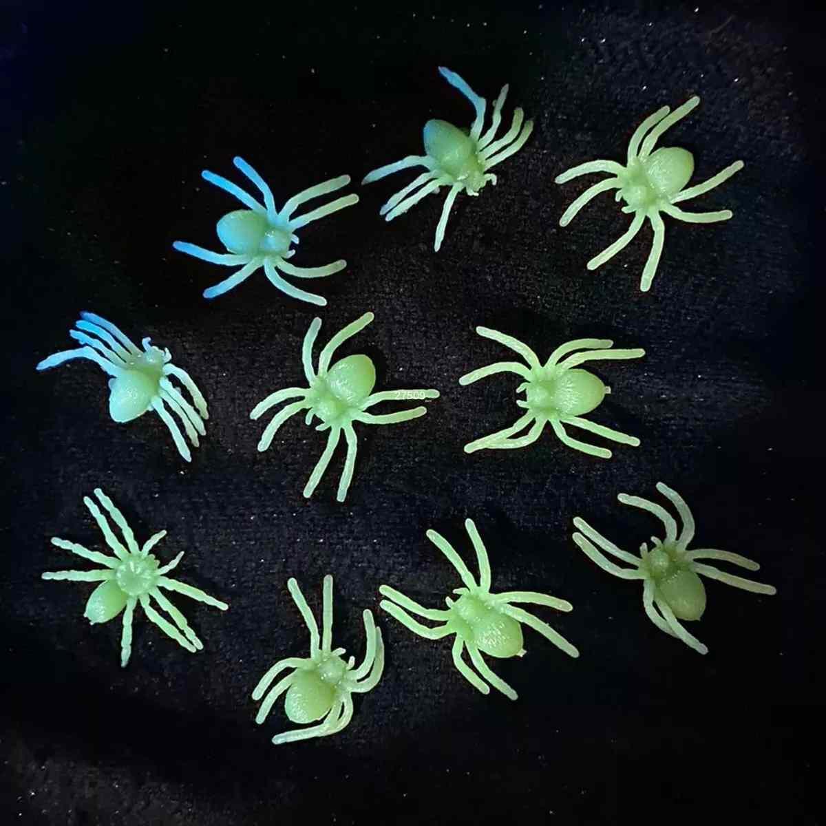 Sticker glow in the dark Arañas
