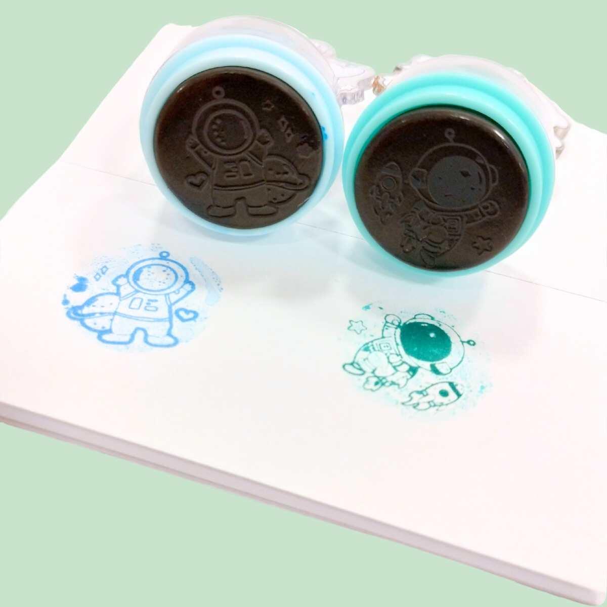 Sello Astronauta x 2 en caja pvc