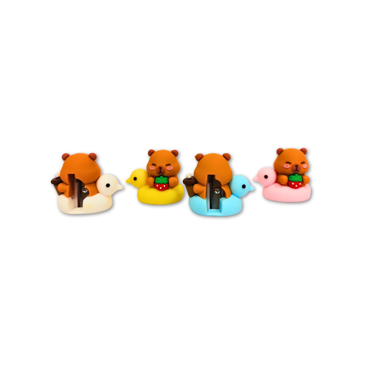 Sacapuntas y Goma tinta borrable + Goma Lápiz  - Capybara c/patito en caja pvc