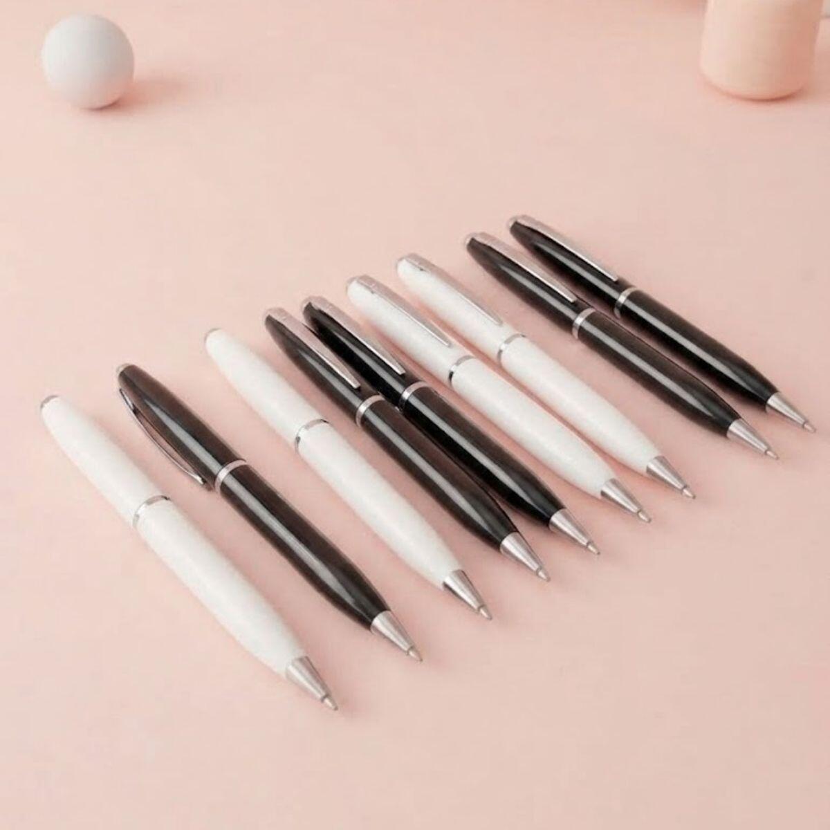 Boligrafo metal color blanco / negro con giro y clip plateado