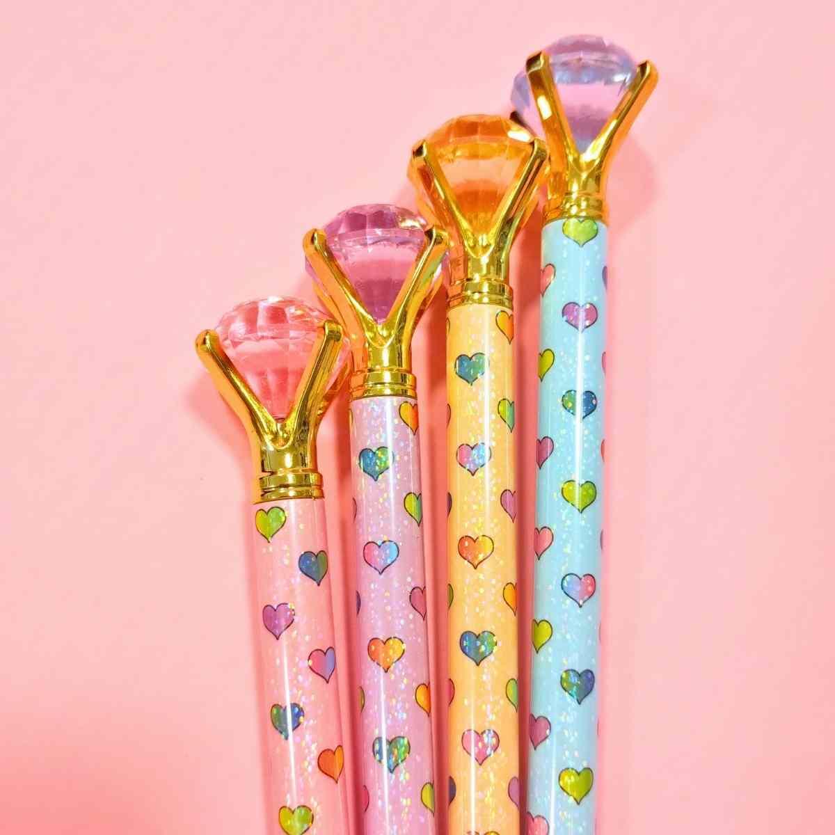 Boligrafo punta aguja estampado corazon c/diamante