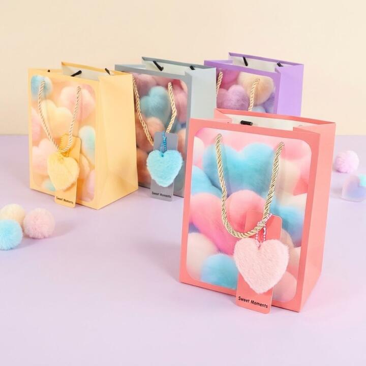 Bolsa de regalo Corazones pastel c/colgante 19x14,5x9,5cm